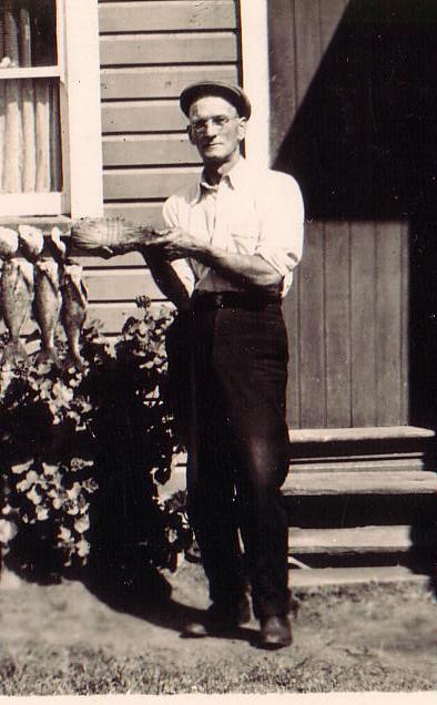 Photo of photos/Hugh William McLennan (bn 1873) c1933